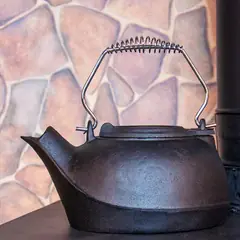2.5 Quart Cast Iron Wood Stove Kettle